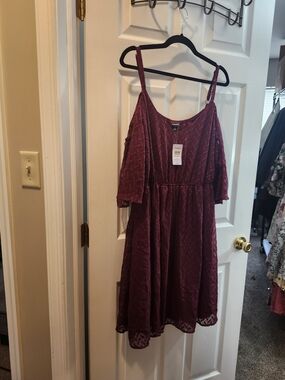 Torrid Burgundy Cold-Shoulder Textured Midi Dress, Torrid 4 = 4X (NWT)